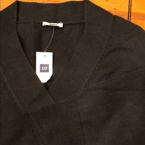 V neck Gap sweaters